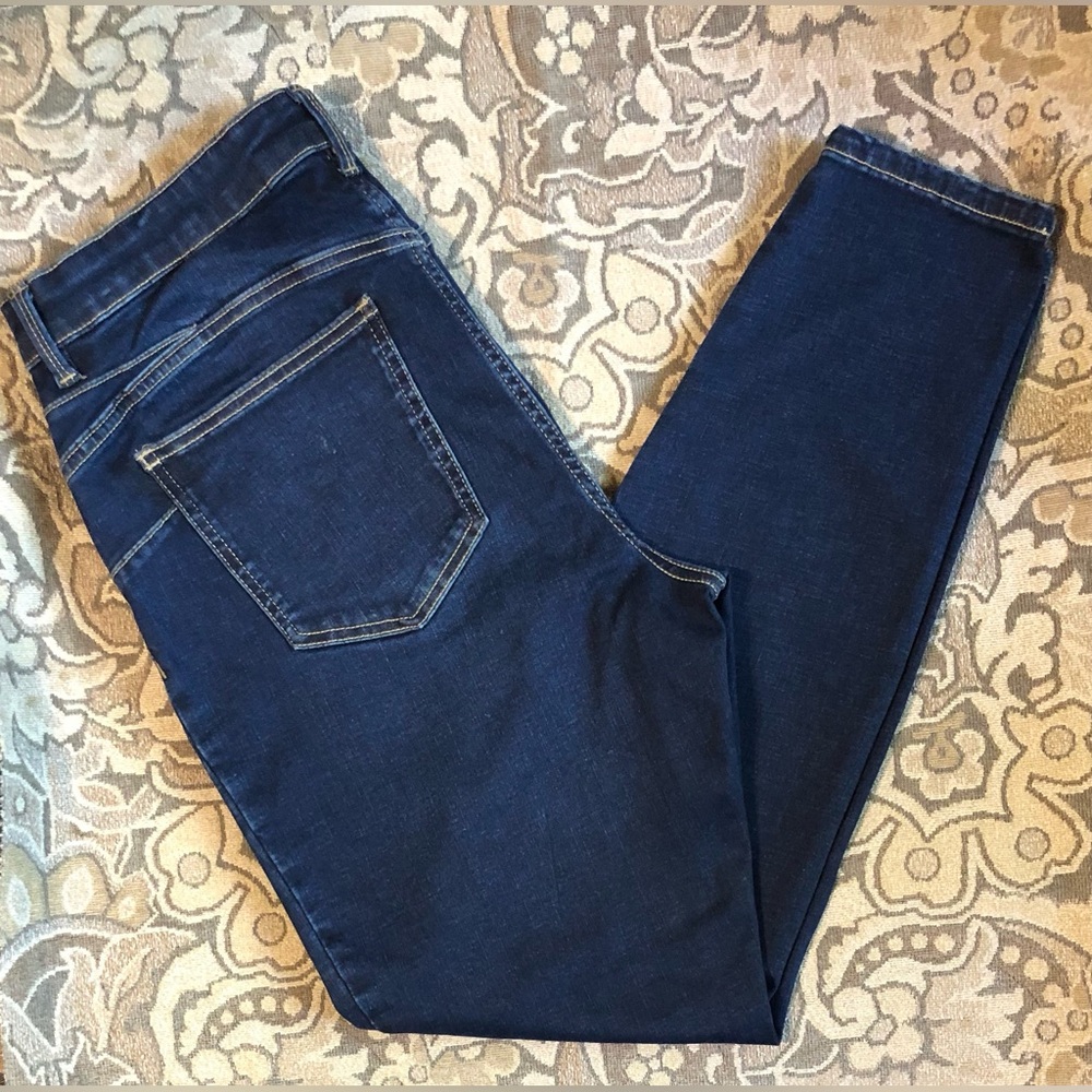 R Jeans The Sculpting Jeans 32 Petites. Medium Dark Blue Wash Skinny Jeans